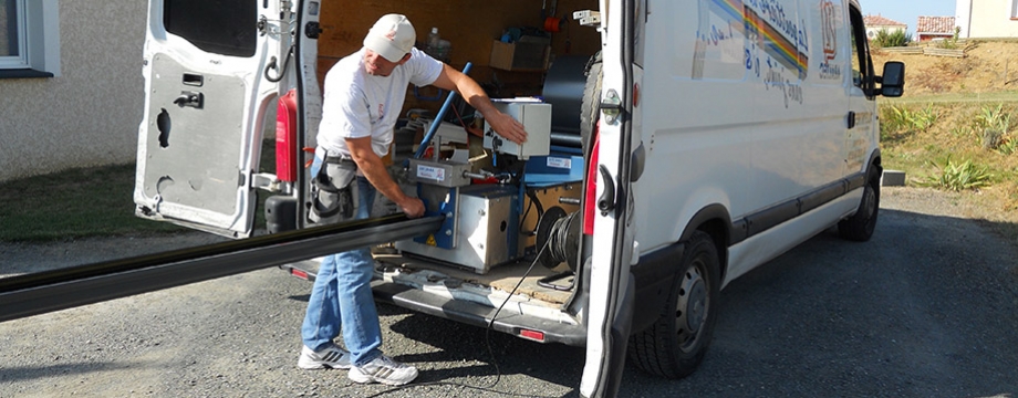 Profilez la gouttière en continu sur le chantier