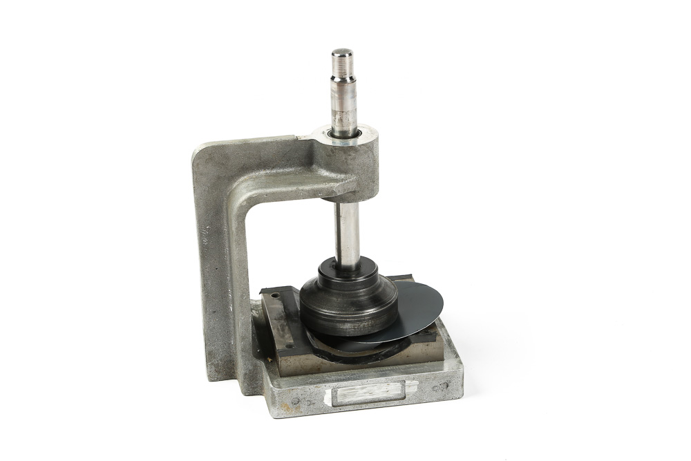 PETIT OUTILLAGE_ARALTEC_Emporte piece Naissance rondes diam 70